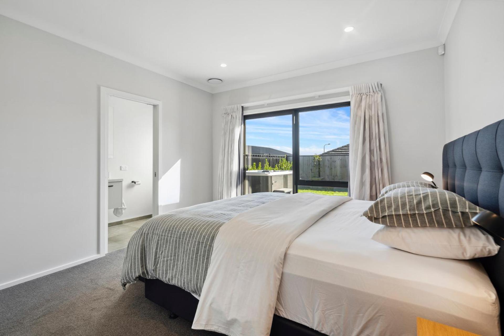 Regent Sanctuary - Martinborough Holiday Home Ngoại thất bức ảnh