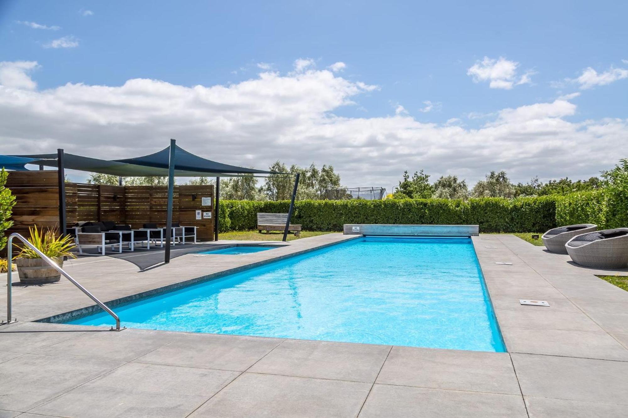 Regent Sanctuary - Martinborough Holiday Home Ngoại thất bức ảnh